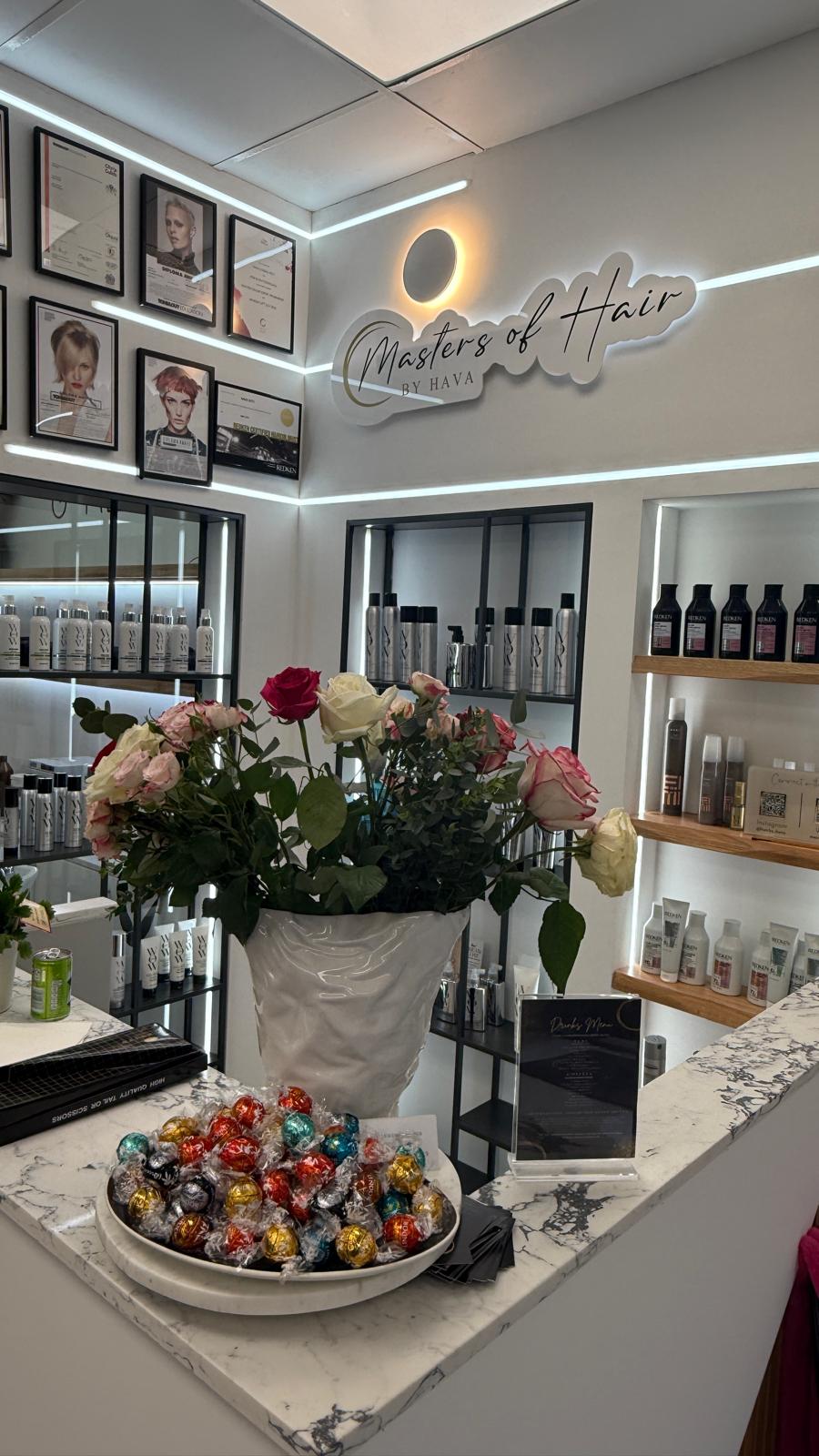 Salon Lounge